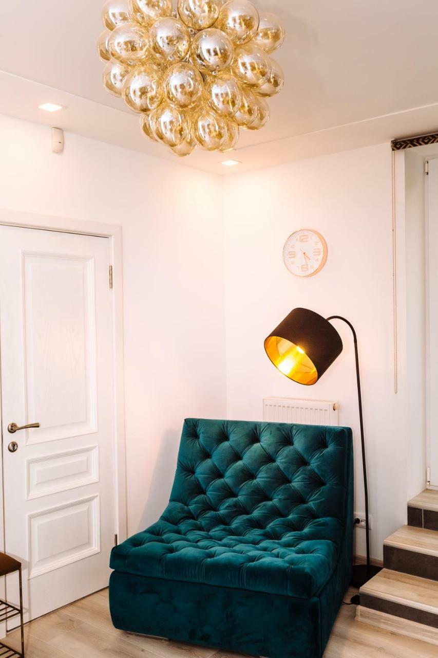 Luxury Terrace View Apartment! リヴィウ エクステリア 写真