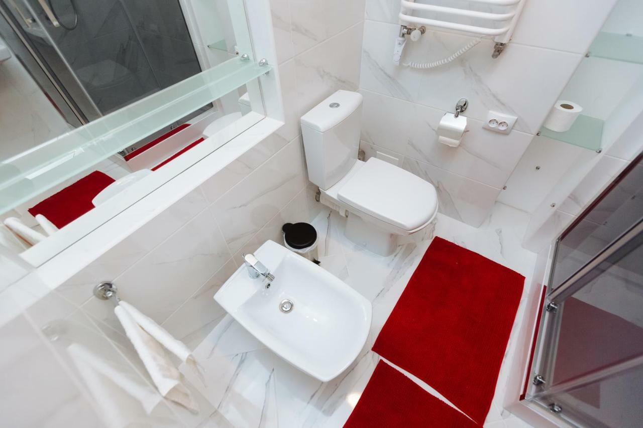 Luxury Terrace View Apartment! リヴィウ エクステリア 写真
